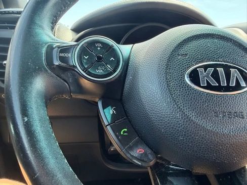 Used 2016 Kia Soul ! w/ Umber Package 1 FWD image 33