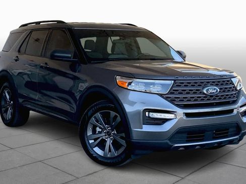 Used 2021 Ford Explorer XLT w/ Equipment Group 202A image 6