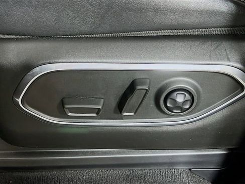 Used 2022 Jeep Wagoneer Series III w/ Premium Group I image 11