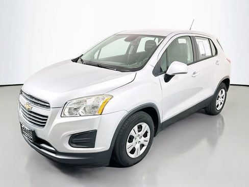 Used 2016 Chevrolet Trax LS FWD image 3