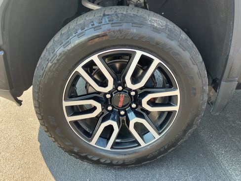 Used 2019 GMC Sierra 1500 AT4 w/ AT4 Preferred Package AWD/4WD image 14
