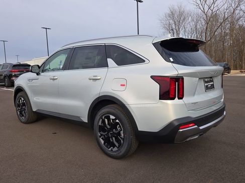 New 2026 Kia Sorento S image 3