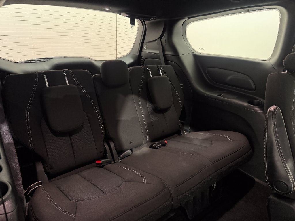 Used 2020 Chrysler Pacifica Touring w/ S Appearance Package FWD image 24