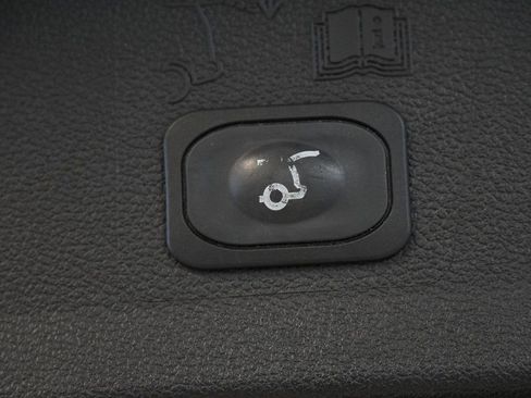 Used 2019 Ford Escape SEL image 10