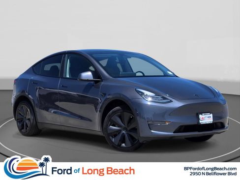 Used 2023 Tesla Model Y Long Range AWD/4WD image 1