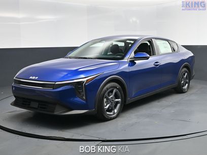 New 2025 Kia K4 LXS
