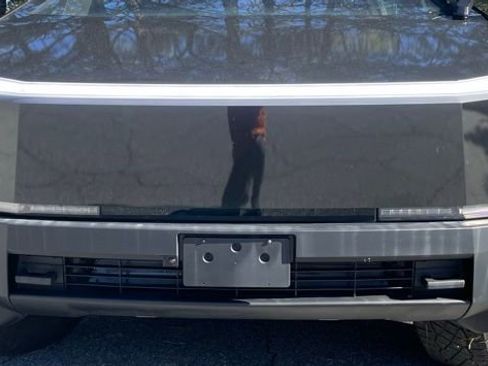 Used 2025 Tesla Cybertruck 2WD Crew Cab image 3