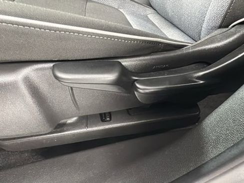 Used 2025 Chevrolet TrailBlazer LT w/ Driver Confidence Package image 11