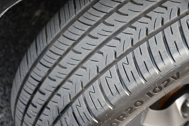 Used 2025 Chrysler Pacifica Limited FWD image 15