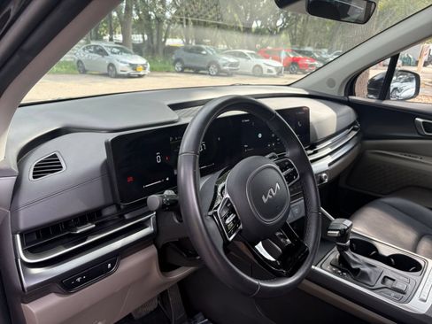 Used 2026 Kia Carnival FWD image 36