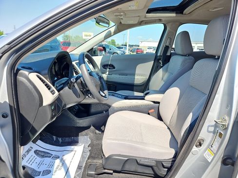 Used 2016 Honda HR-V EX image 9