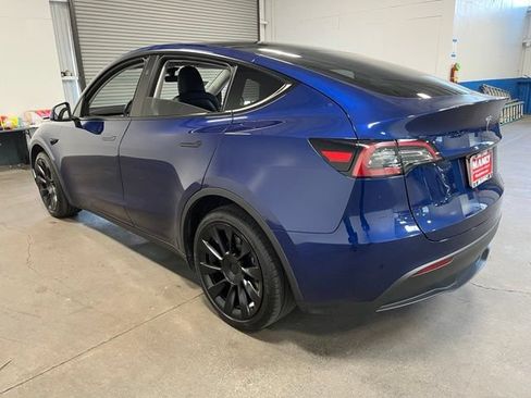 Used 2024 Tesla Model Y Long Range AWD/4WD image 5