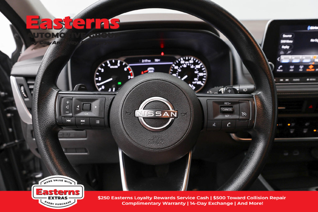 Used 2023 Nissan Rogue S AWD/4WD image 11