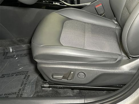 Certified 2025 Kia Niro Wind image 23