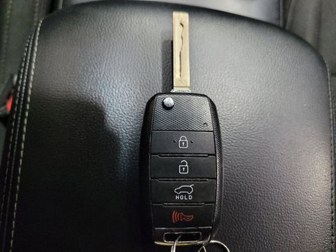 Used 2020 Kia Sorento LX FWD image 32