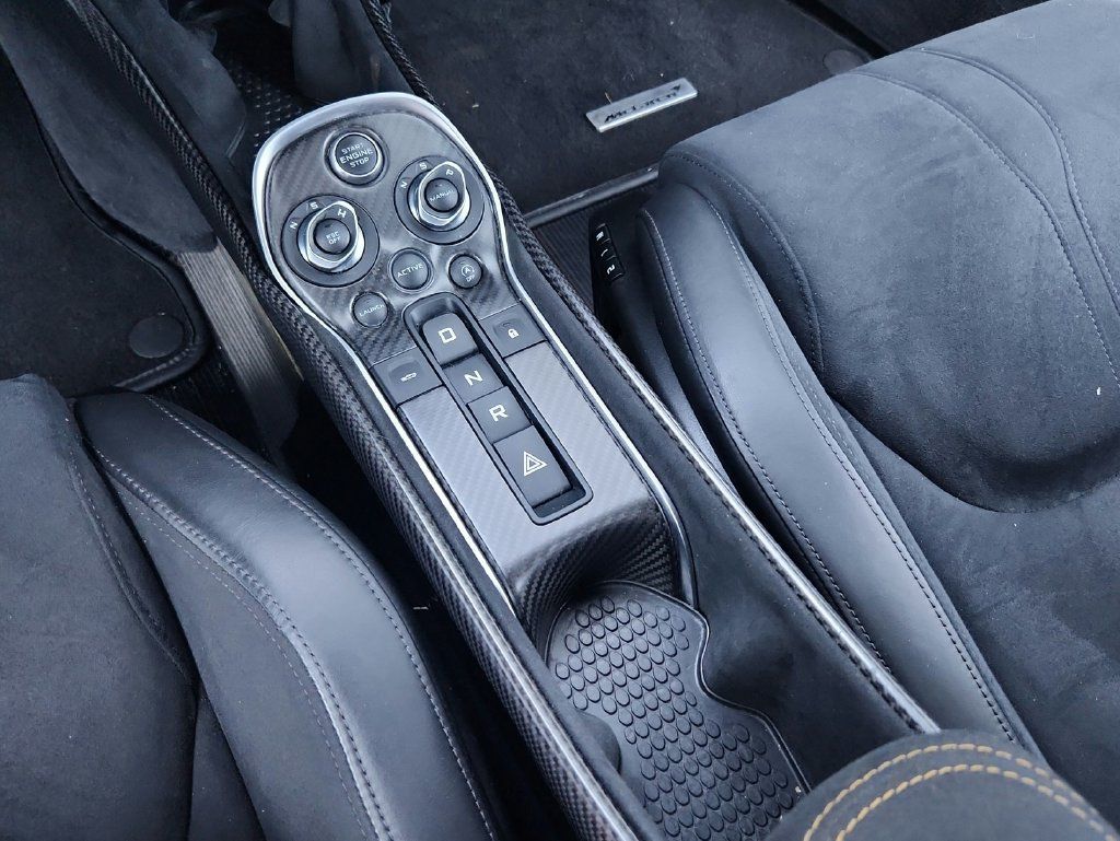 Used 2019 McLaren 600LT RWD image 27