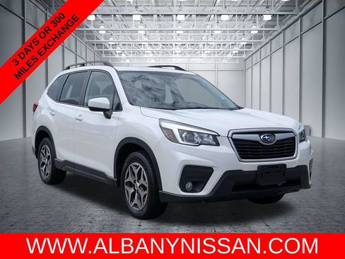 Used 2020 Subaru Forester Premium AWD/4WD image 1
