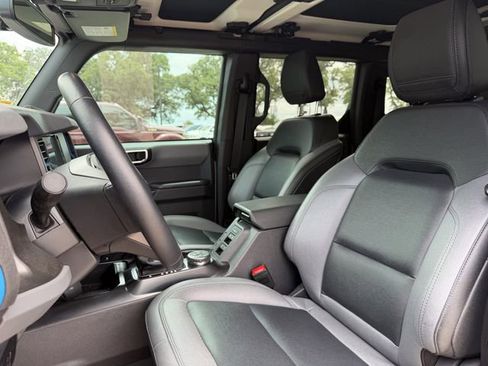 Used 2024 Ford Bronco Black Diamond AWD/4WD image 7
