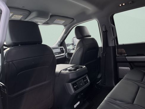 Used 2026 Ford F250 Lariat w/ Tremor Off-Road Package image 21