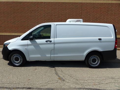 Used 2022 Mercedes-Benz Metris image 4