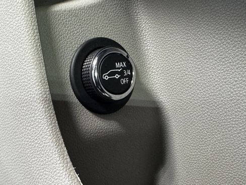 Used 2022 Cadillac XT4 Luxury w/ Driver Awareness Package FWD image 33