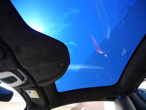 Used 2026 McLaren 750S Spider RWD image 16