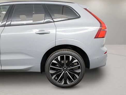 New 2026 Volvo XC60 B5 Ultra w/ Protection Package Premier AWD/4WD image 35