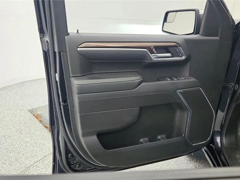 Used 2023 Chevrolet Silverado 1500 LT AWD/4WD image 32