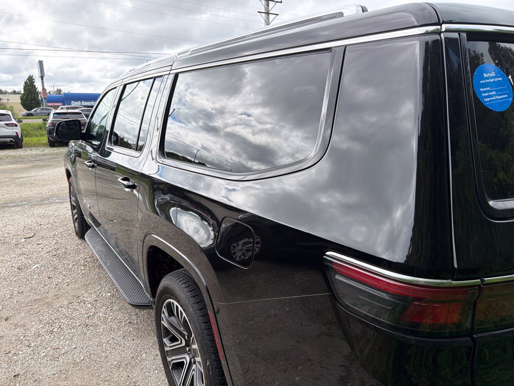 Used 2025 Jeep Wagoneer L Series II AWD/4WD image 7