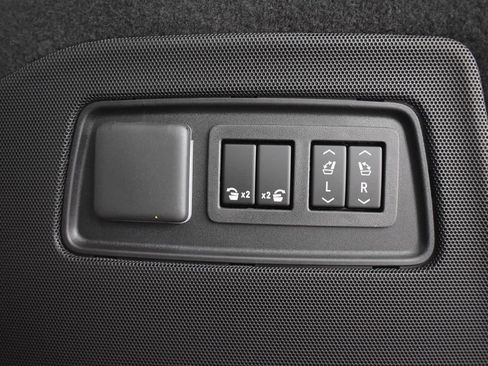 Certified 2026 Cadillac Escalade ESV Sport w/ LPO, ONYX Package AWD/4WD image 31