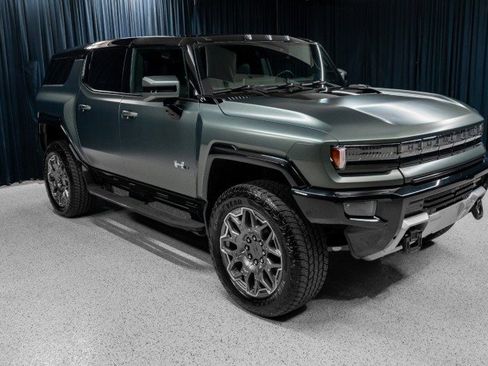 Used 2024 GMC Hummer EV 3X w/ LPO, Cargo Utility Package AWD/4WD image 3