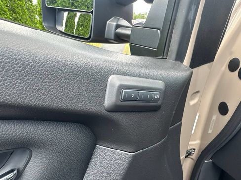 Used 2024 Nissan Titan PRO-4X w/ Pro-4x Convenience Package AWD/4WD image 28