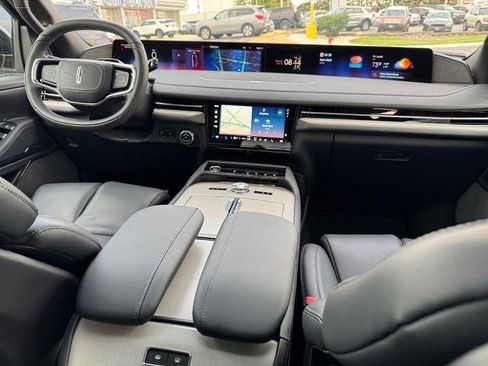 New 2025 Lincoln Navigator Reserve w/ Jet Appearance Package image 15