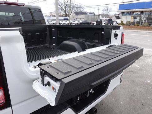 Used 2023 GMC Sierra 1500 Elevation image 22