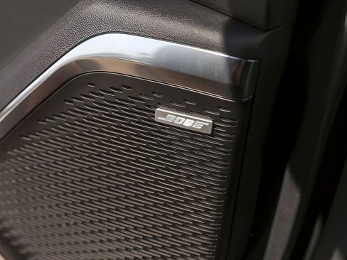 Used 2025 GMC Acadia Elevation image 21