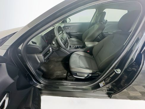 Used 2025 Kia K4 FWD image 13