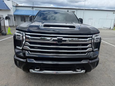 Used 2024 Chevrolet Silverado 2500 High Country AWD/4WD image 8