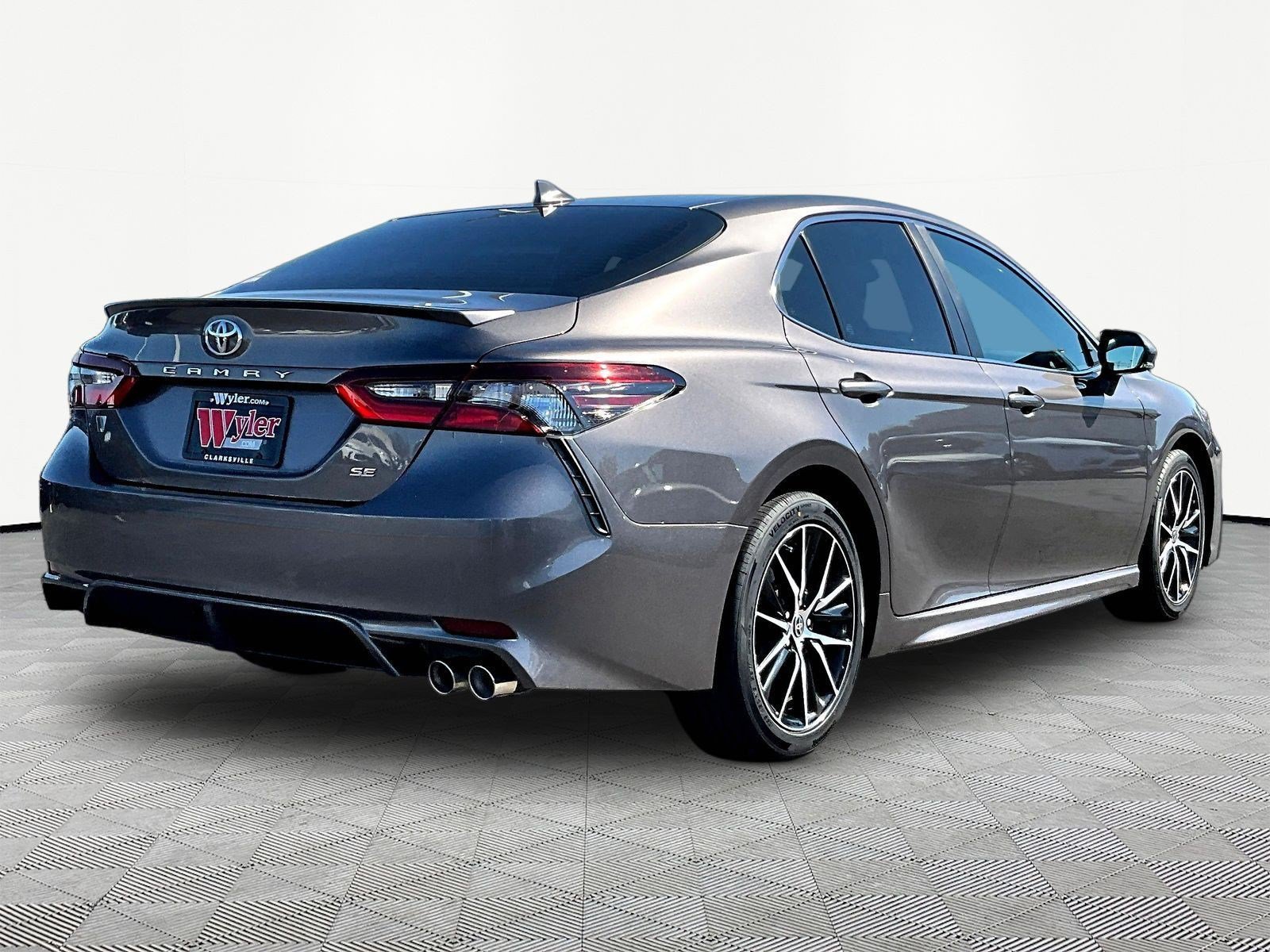 Used 2023 Toyota Camry SE FWD image 6