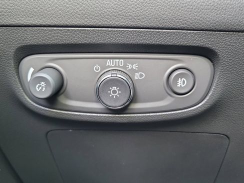 Used 2023 Buick Encore GX Essence w/ Experience Buick Package FWD image 28