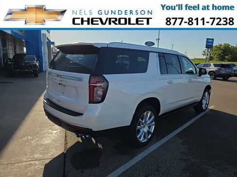 Used 2024 Chevrolet Suburban High Country w/ Advanced Technology Package image 7