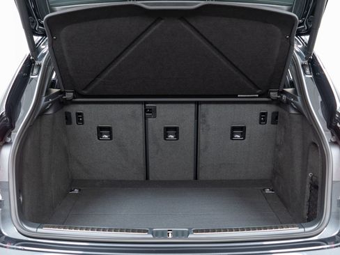 New 2026 Porsche Macan image 13