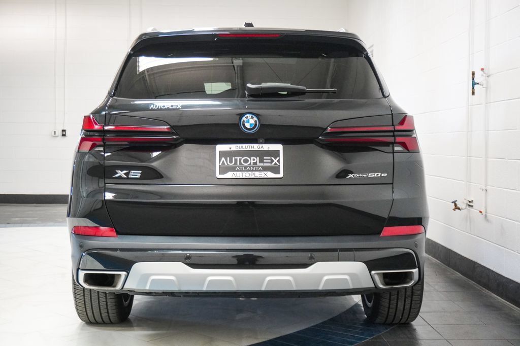 Used 2025 BMW X5 xDrive50e AWD/4WD image 38