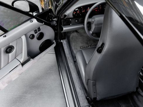 Used 1992 Porsche 911 Turbo RWD image 29