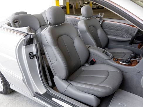 Used 2007 Mercedes-Benz CLK 350 Cabriolet image 22