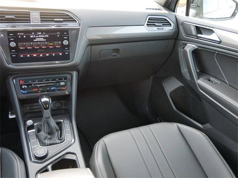 Certified 2024 Volkswagen Tiguan SE R-Line image 23