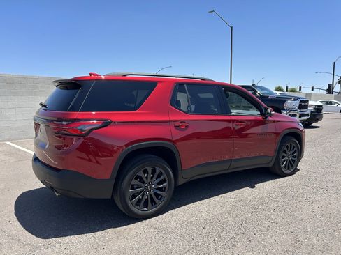 Used 2023 Chevrolet Traverse RS FWD image 4