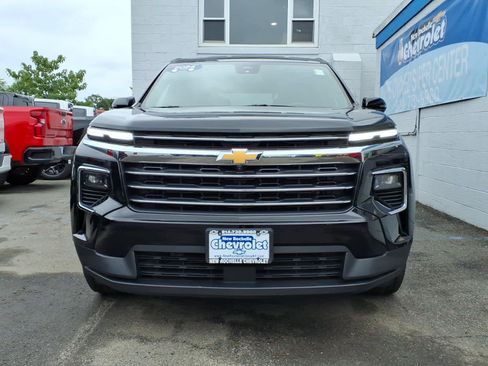 Used 2024 Chevrolet Traverse LT AWD/4WD image 2