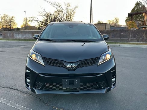 Certified 2020 Toyota Sienna SE image 8