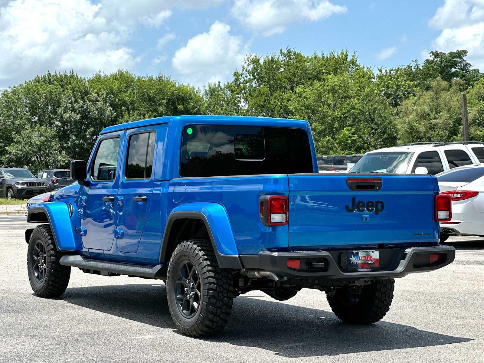 New 2026 Jeep Gladiator Sport AWD/4WD image 13