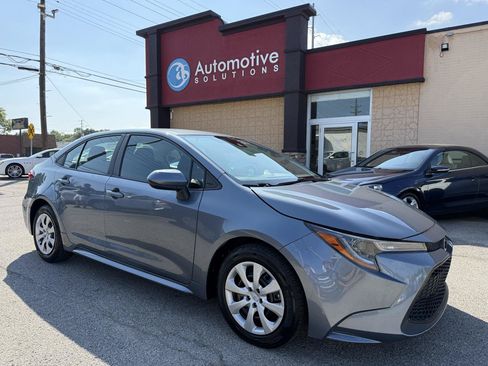 Used 2021 Toyota Corolla LE FWD image 1
